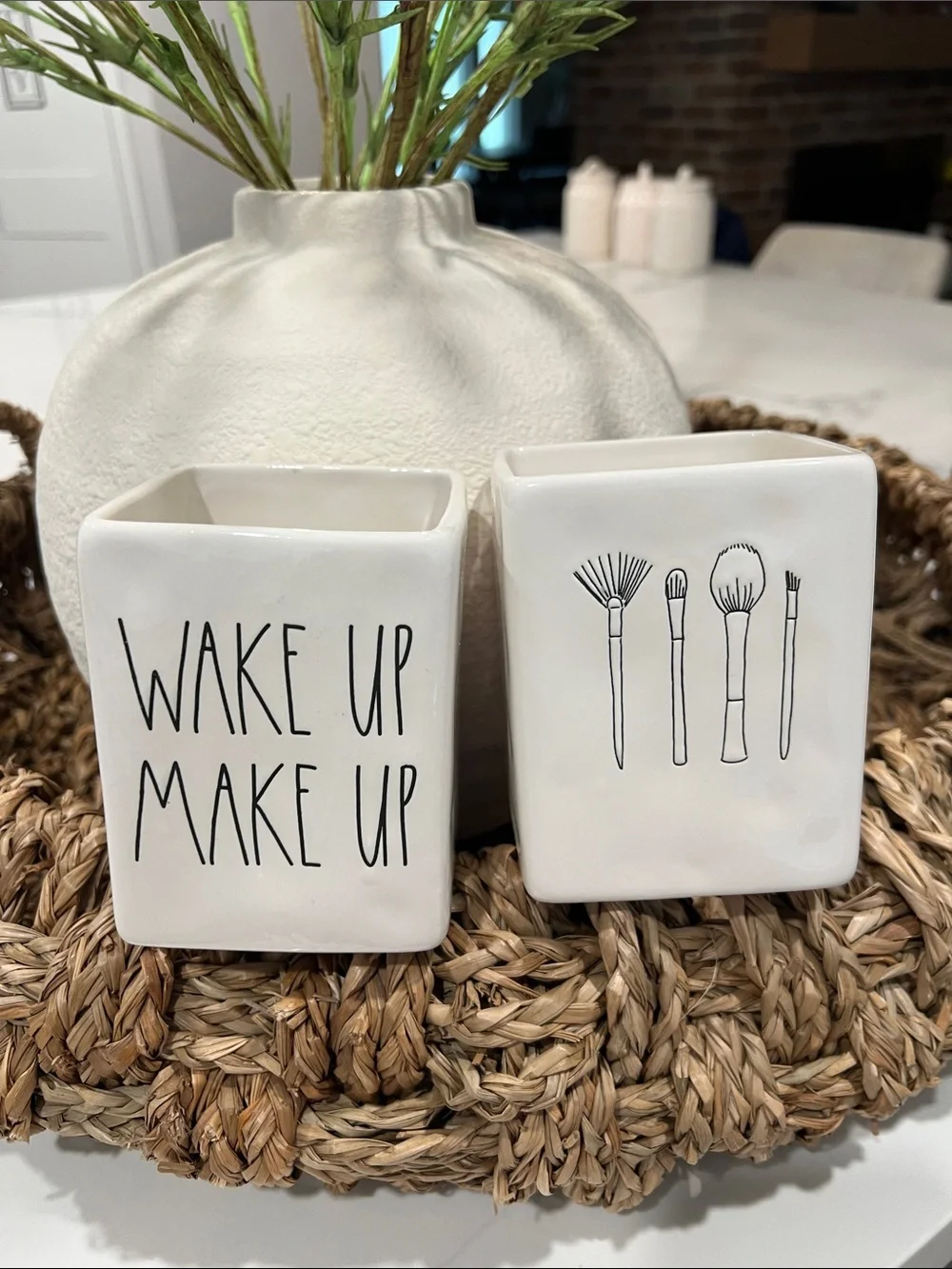 Rae Dunn 💄💋 Make up Holder.